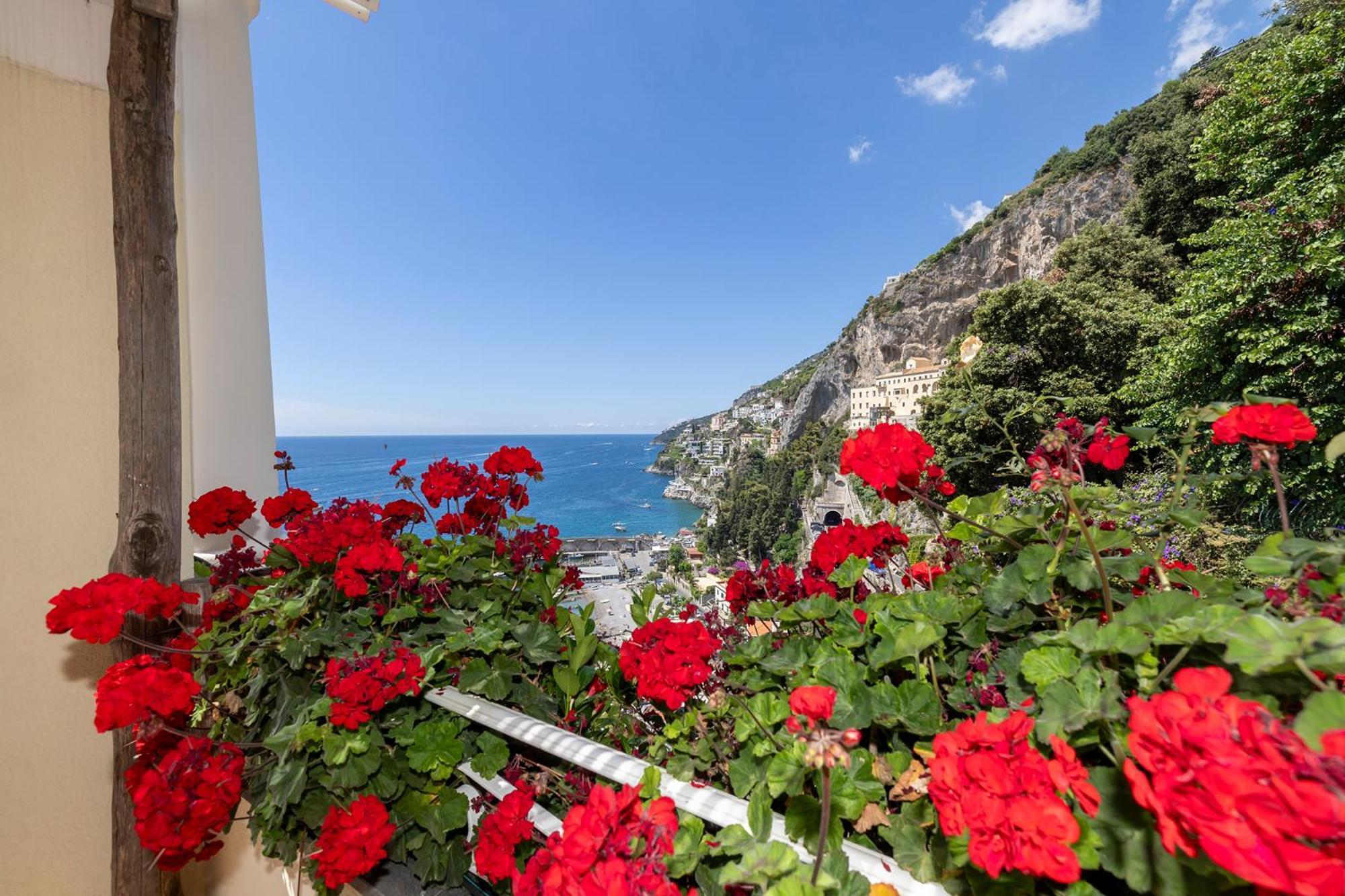 Apartments Amalfi Design Sea View Accessible By 250 Steps Exterior foto